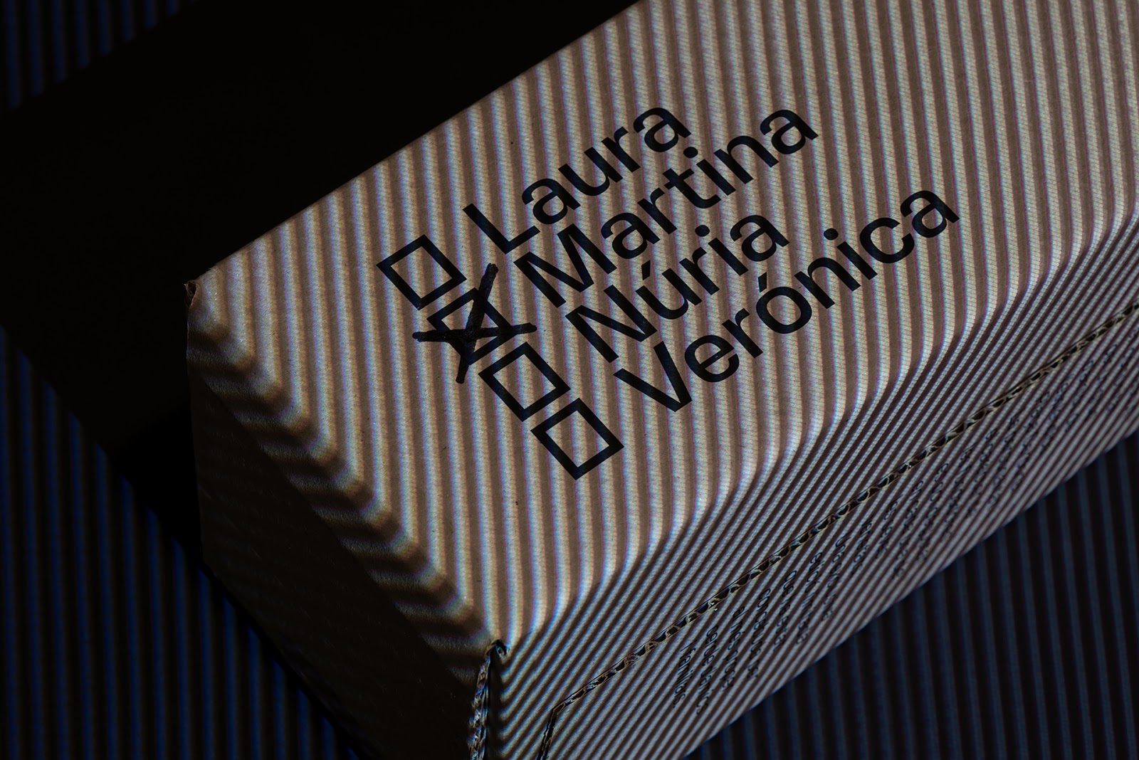 重慶產(chǎn)品創(chuàng)意包裝設計-紅酒包裝設計欣賞(圖6) 重慶產(chǎn)品創(chuàng)意包裝設計-紅酒包裝設計欣賞(圖6)