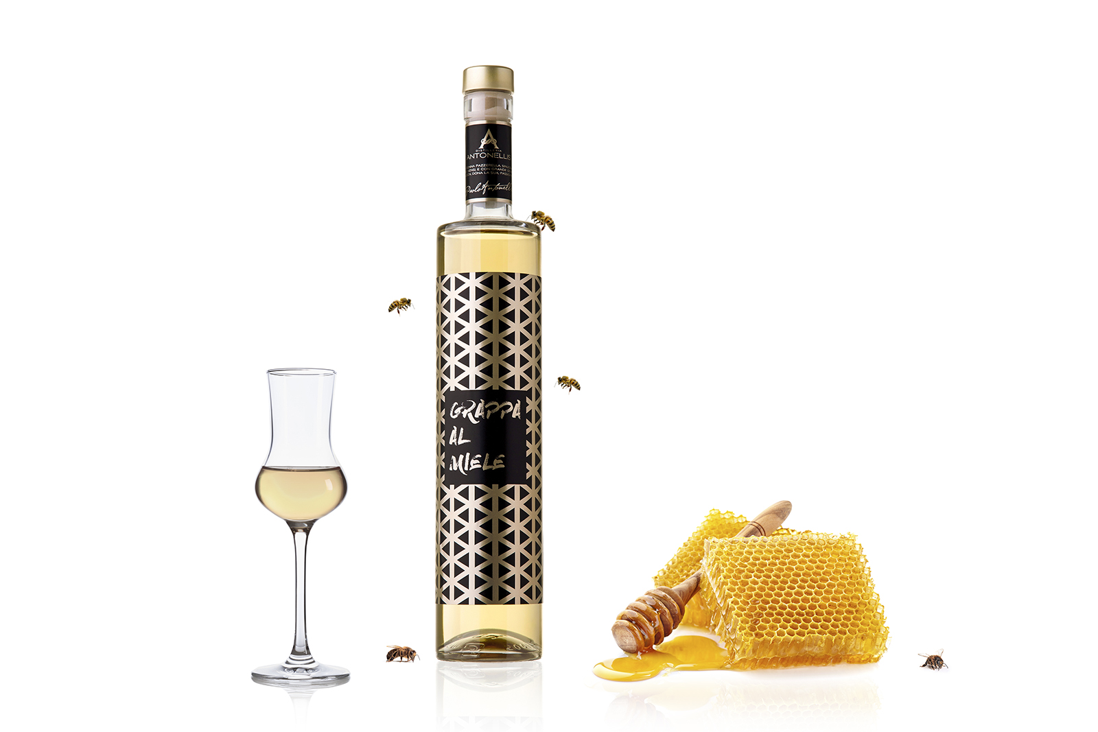 沖擊力強的蜂蜜酒包裝設(shè)計(圖1)