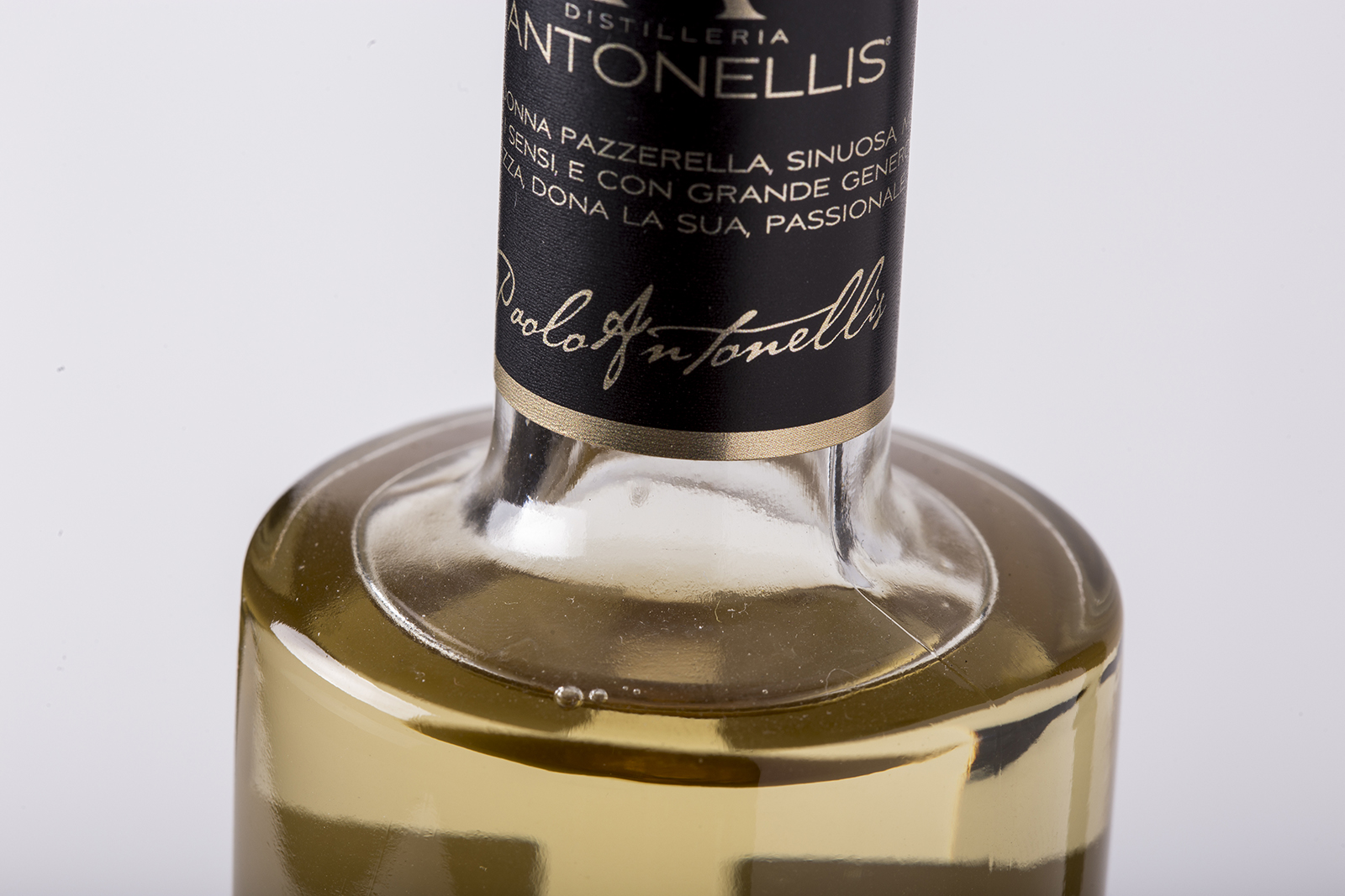 沖擊力強的蜂蜜酒包裝設(shè)計(圖5)