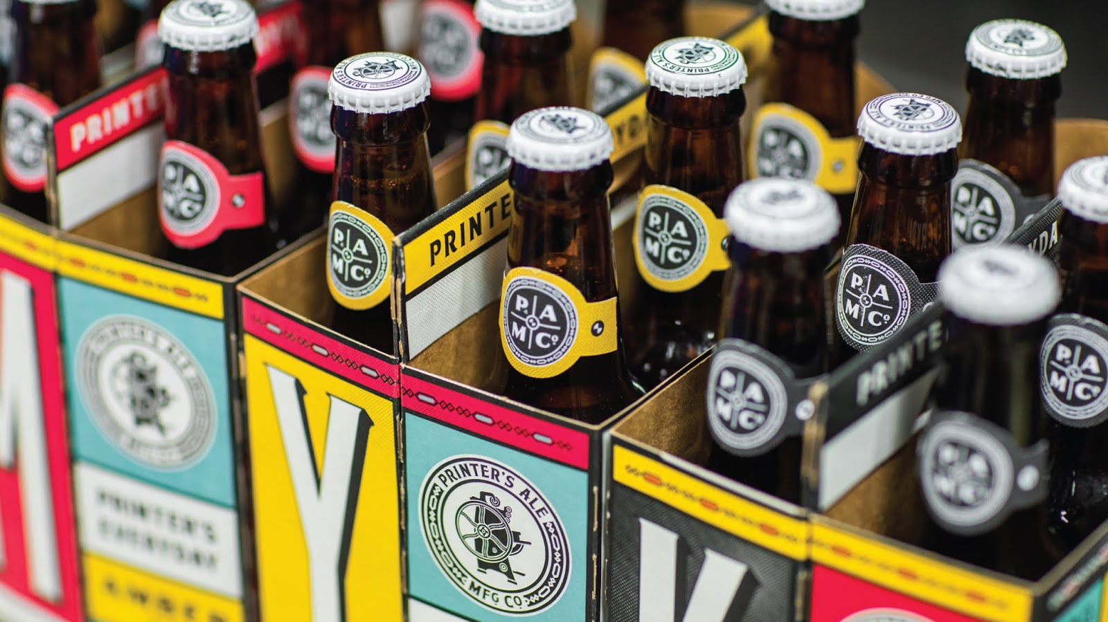 中山啤酒包裝設(shè)計貨架上很有優(yōu)勢(圖5)