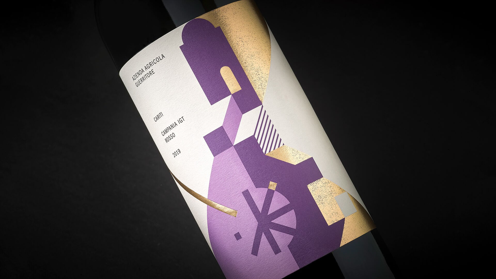 時(shí)尚簡(jiǎn)約的葡萄酒包裝設(shè)計(jì)(圖2)