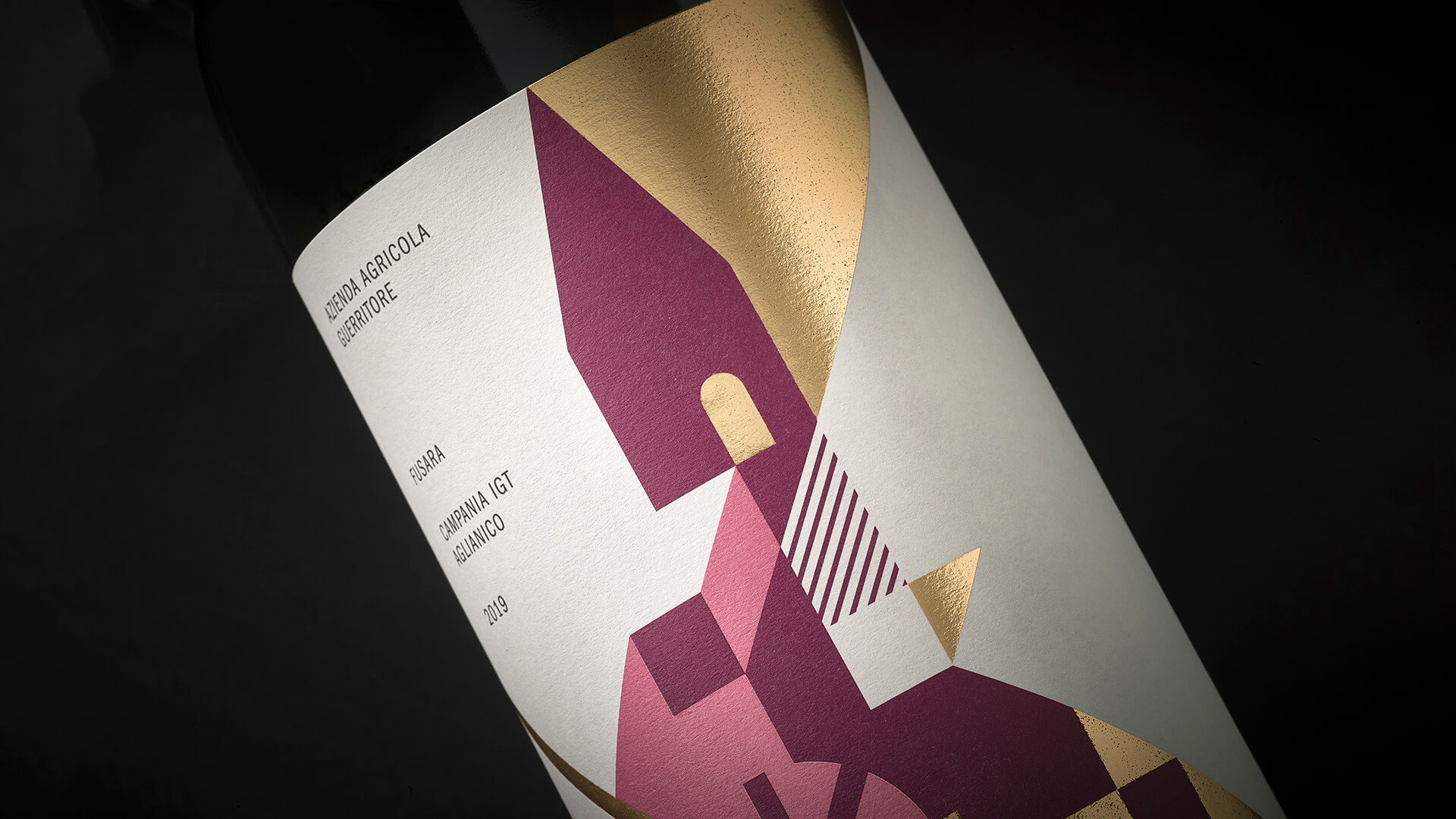 時(shí)尚簡(jiǎn)約的葡萄酒包裝設(shè)計(jì)(圖3)