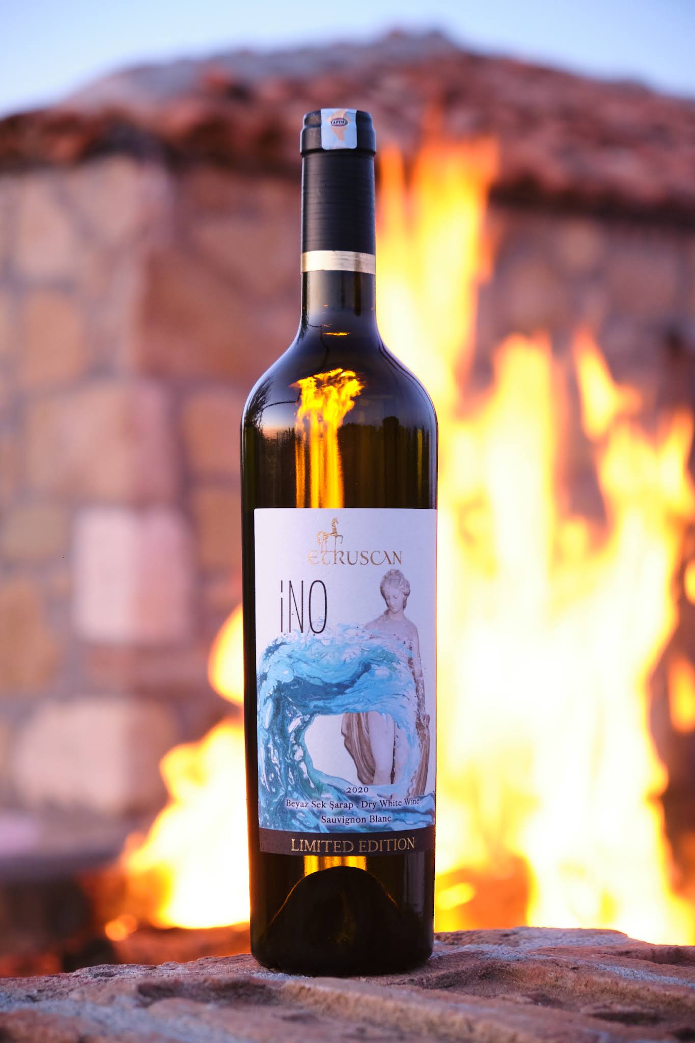 葡萄酒包裝設(shè)計簡約奢華(圖5)