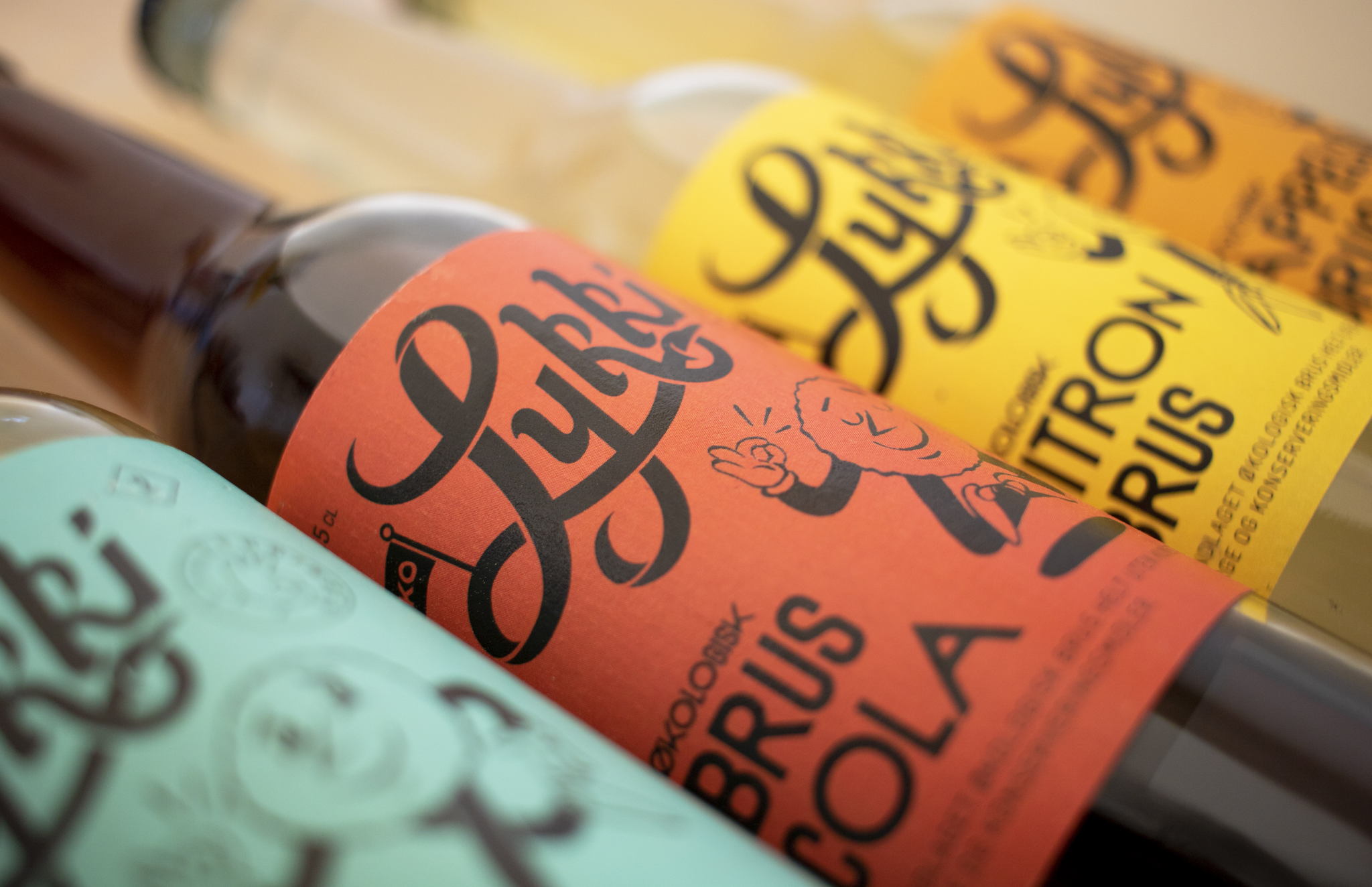 蘇打水飲料包裝這樣設(shè)計(圖3) 蘇打水飲料包裝這樣設(shè)計(圖3)