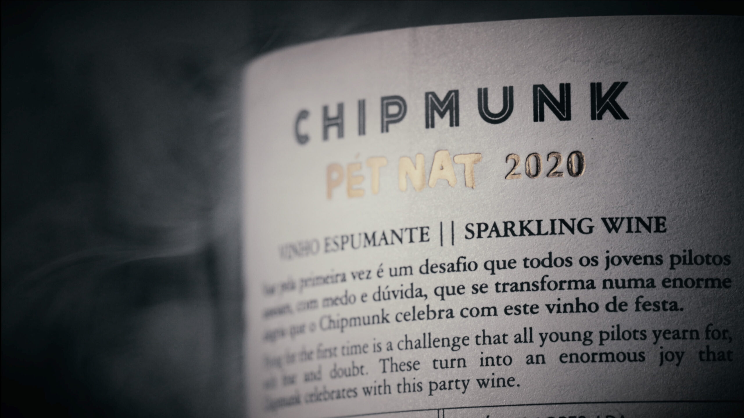 一款不尋常的葡萄酒包裝這樣設(shè)計(圖8)