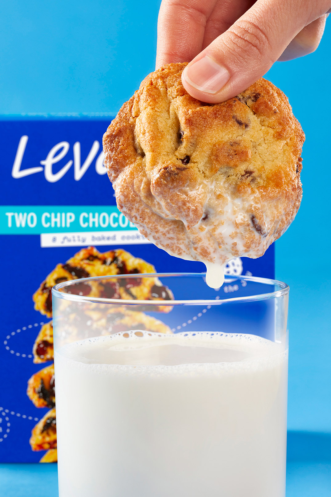 曲奇餅干創(chuàng)意包裝這樣設計視覺感很強(圖3)