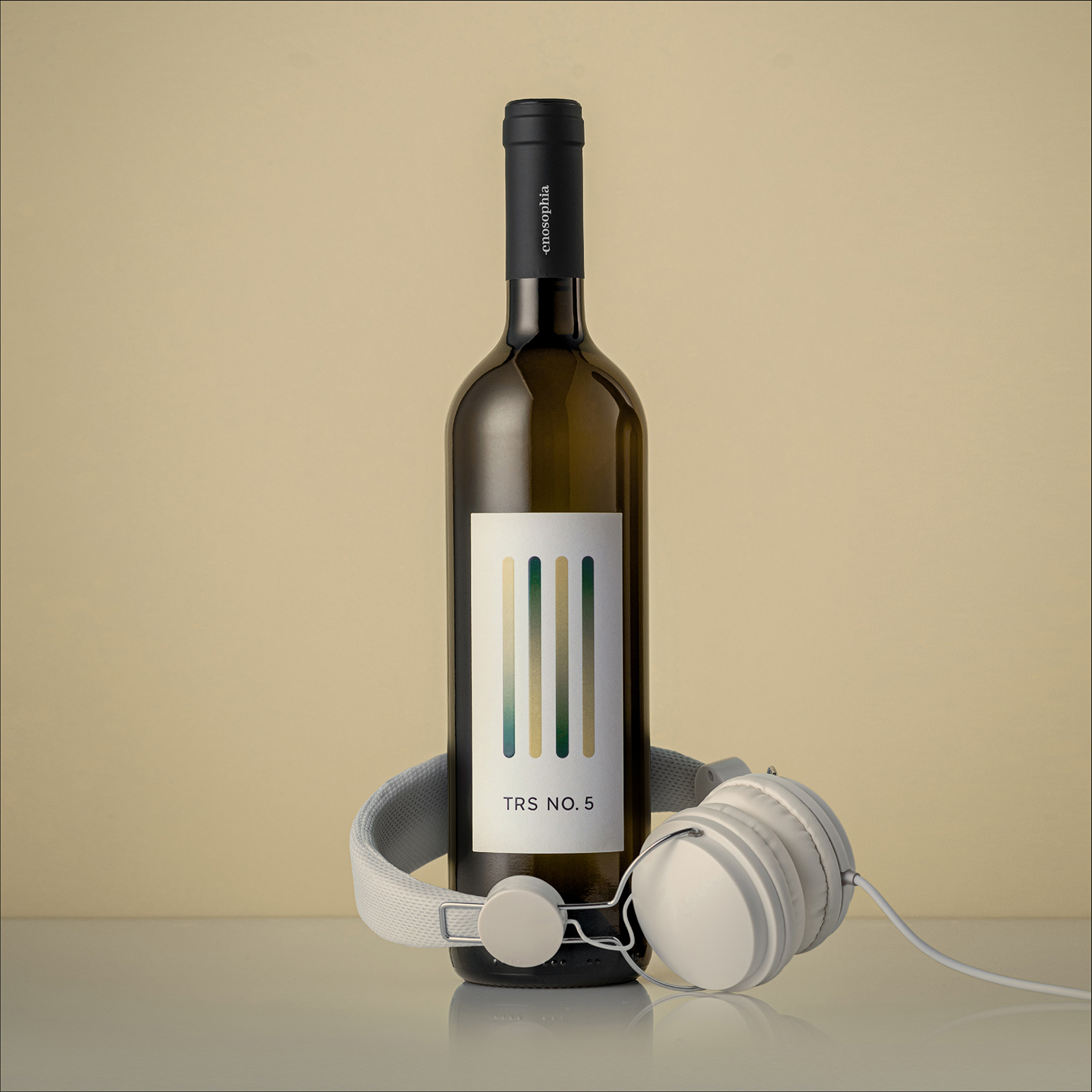 帶有可播放音樂(lè)的互動(dòng)標(biāo)簽的葡萄酒包裝這樣設(shè)計(jì)(圖3) 帶有可播放音樂(lè)的互動(dòng)標(biāo)簽的葡萄酒包裝這樣設(shè)計(jì)(圖3)