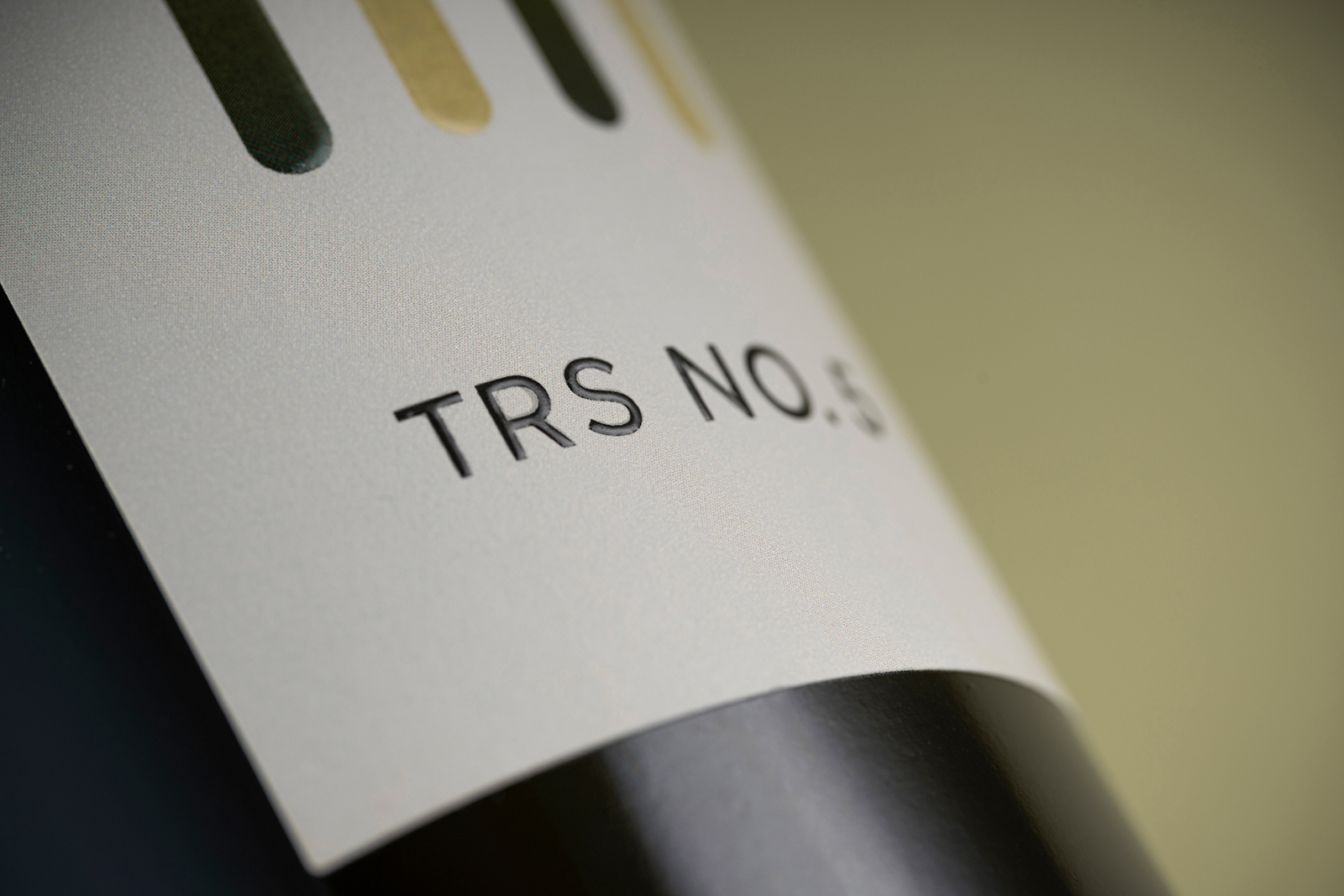 帶有可播放音樂(lè)的互動(dòng)標(biāo)簽的葡萄酒包裝這樣設(shè)計(jì)(圖5) 帶有可播放音樂(lè)的互動(dòng)標(biāo)簽的葡萄酒包裝這樣設(shè)計(jì)(圖5)