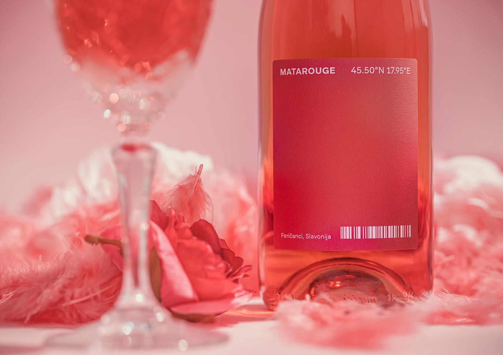 帶有可播放音樂(lè)的互動(dòng)標(biāo)簽的葡萄酒包裝這樣設(shè)計(jì)(圖10) 帶有可播放音樂(lè)的互動(dòng)標(biāo)簽的葡萄酒包裝這樣設(shè)計(jì)(圖10)