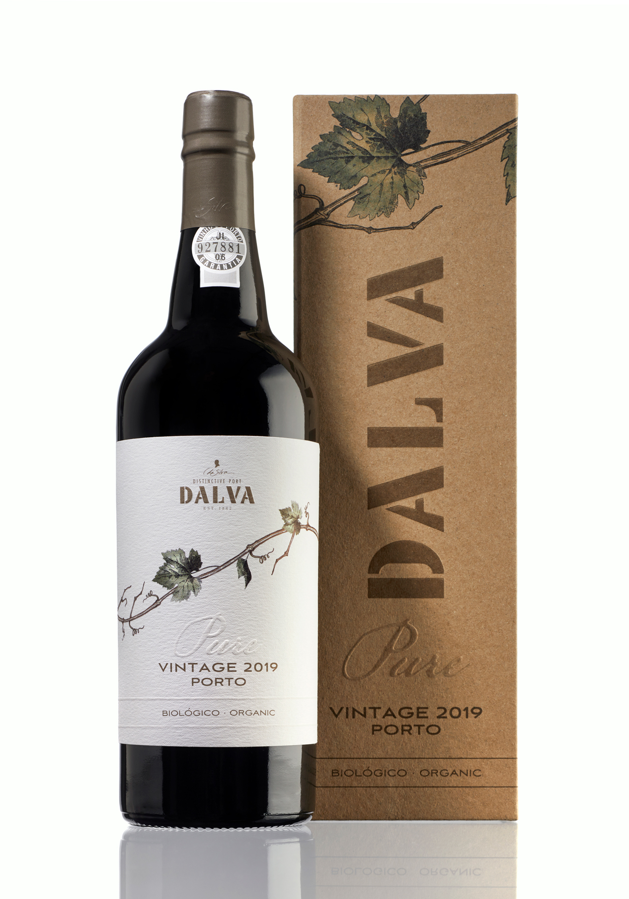 簡約設(shè)計的葡萄酒包裝設(shè)計欣賞(圖1)