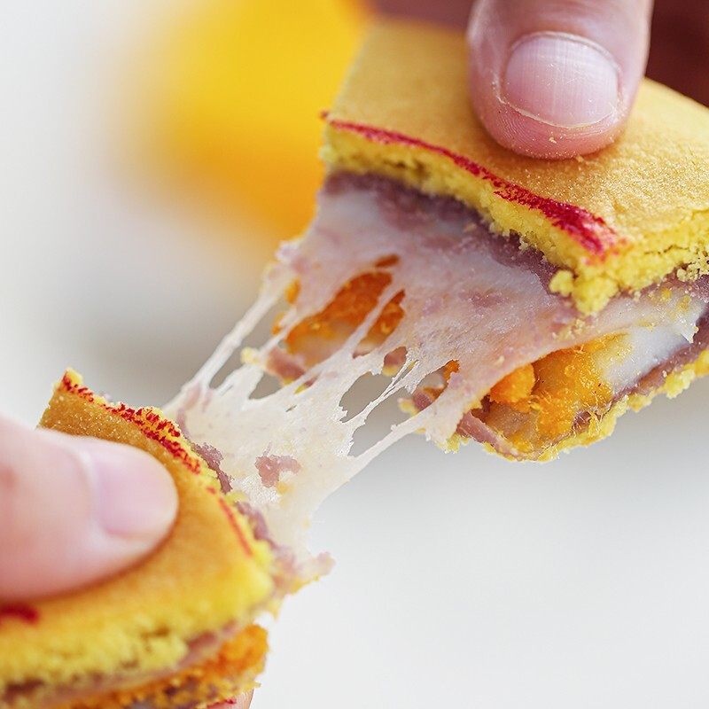 悅?cè)氚偃f(wàn) 閩南大悅餅 香芋蛋黃肉松 廣式月餅 禮盒裝包裝禮盒產(chǎn)品包裝創(chuàng)意設(shè)計(jì)欣賞(圖5)