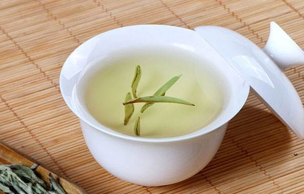 白毫銀針 白毫銀針食品包裝設(shè)計(jì)欣賞(圖4)